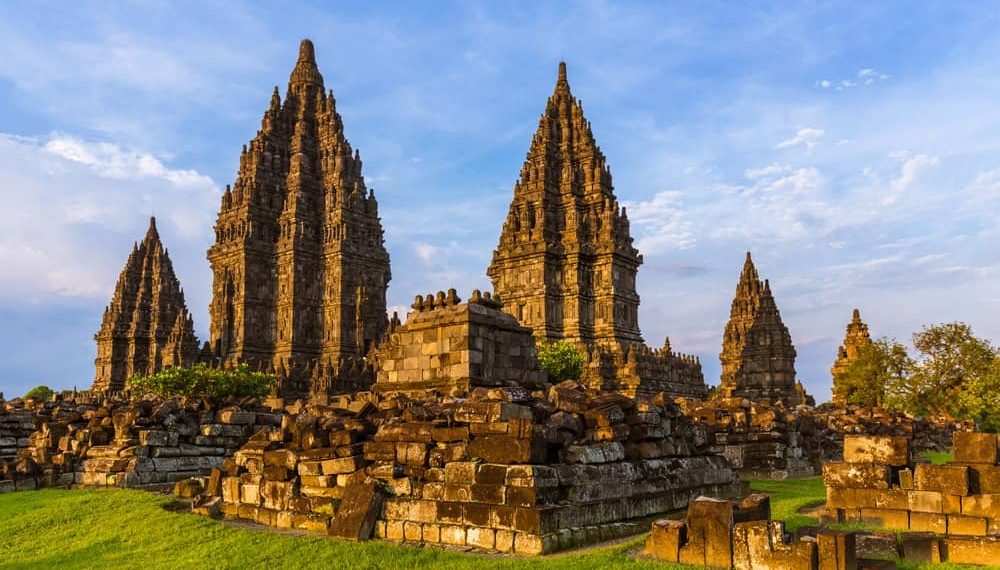 Candi Prambanan: Makna Yang Terkandung di Dalamnya - Fakultas Teknik UMSU